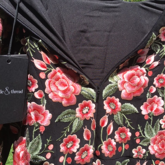 Vintage needle &thread embroidered Dress with under slip - Picture 7 of 12